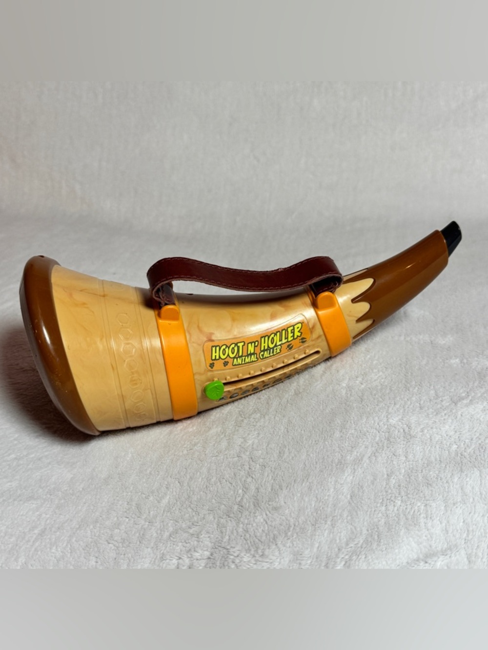 Toysmith Hoot 'N Holler 9 Animal Caller Approx 9"‎ Tan  and Brown - Noise Maker